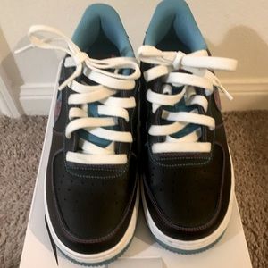 Air Force 1 lv8 size 6.5 used
